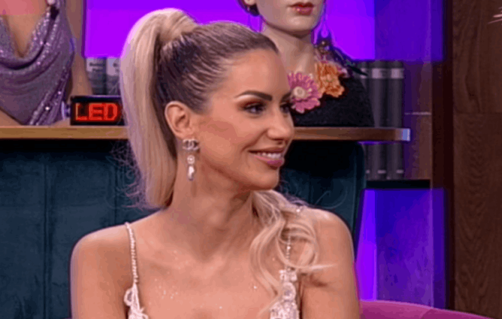 BIVŠA <span style='color:red;'><b>POBEDNICA ZADRUGE</b></span> IVA GRGURIĆ SE SKINULA: Zanosna Hrvatica pokazala OBLINE! (FOTO) 